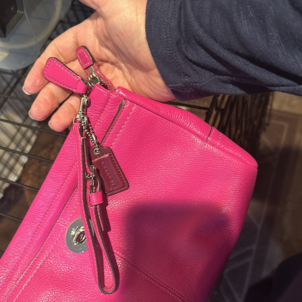 Coach pink leather clutch/wristlet - Picture 6 of 6